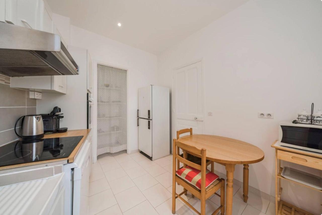 Les Nefliers Holiday home *
